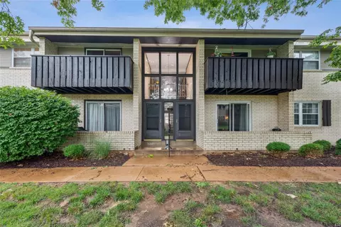 138 Shadalane Walk #A, Ballwin, MO 63011