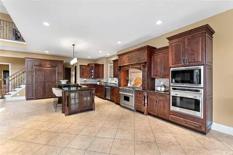 Kitchen - 1266 Devonworth Dr, Chesterfield, MO 63017 photo 6 of 7