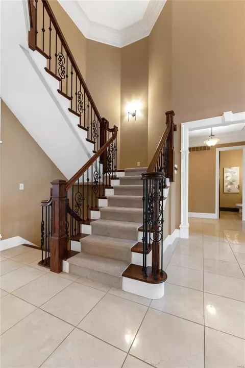 Entry Way - 1266 Devonworth Dr, Chesterfield, MO 63017 photo 5 of 8