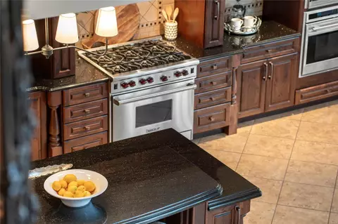 Kitchen - 1266 Devonworth Dr, Chesterfield, MO 63017 photo 4 of 7