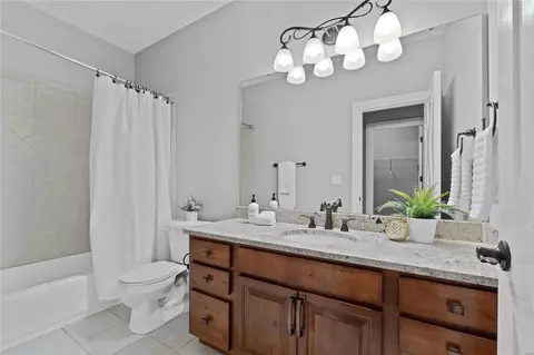 Bath - 1266 Devonworth Dr, Chesterfield, MO 63017 photo 8 of 11