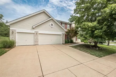942 Kiefer Trails Dr, Ballwin, MO 63021 photo 2