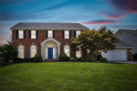 52 Lansdowne Ct, Saint Charles, MO 63303