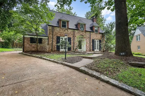 93 Green Acres Rd, Saint Louis, MO 63137