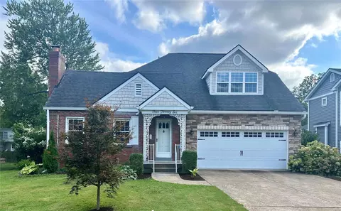 426 Fairway Ln, Kirkwood, MO 63122