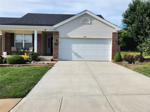 440 Angelique Pl, Saint Charles, MO 63303