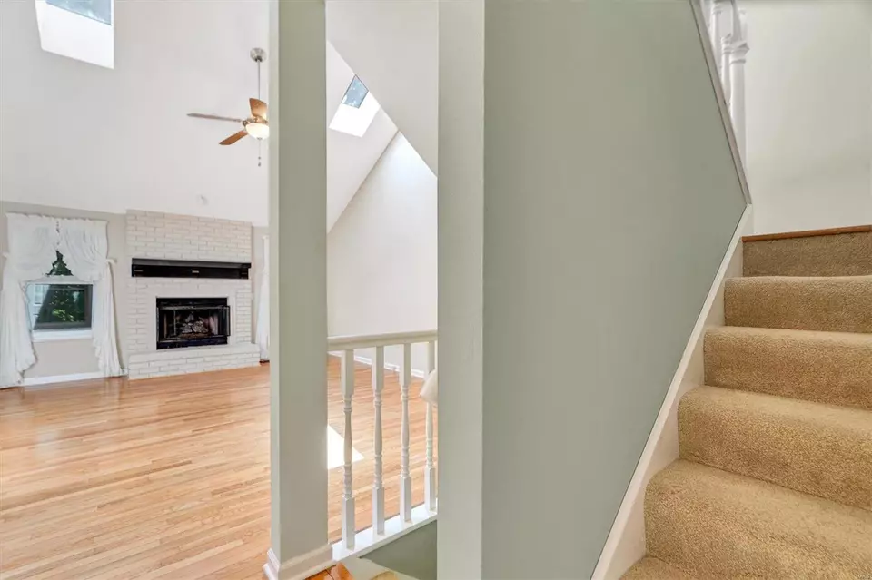 Entry Way - 34 Morning Hill Dr, Ballwin, MO 63021 photo 2 of 2
