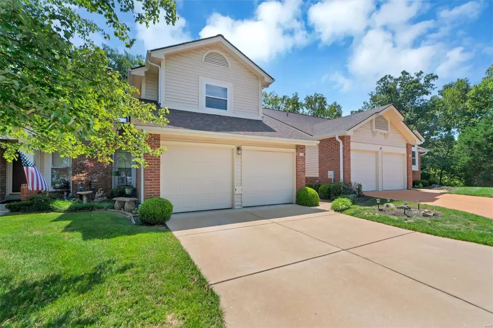Exterior - 34 Morning Hill Dr, Ballwin, MO 63021 photo 2 of 13