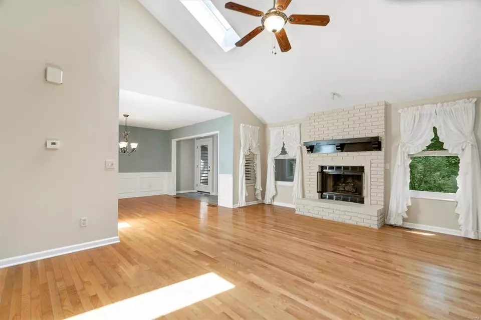 Living - 34 Morning Hill Dr, Ballwin, MO 63021 photo 2 of 7