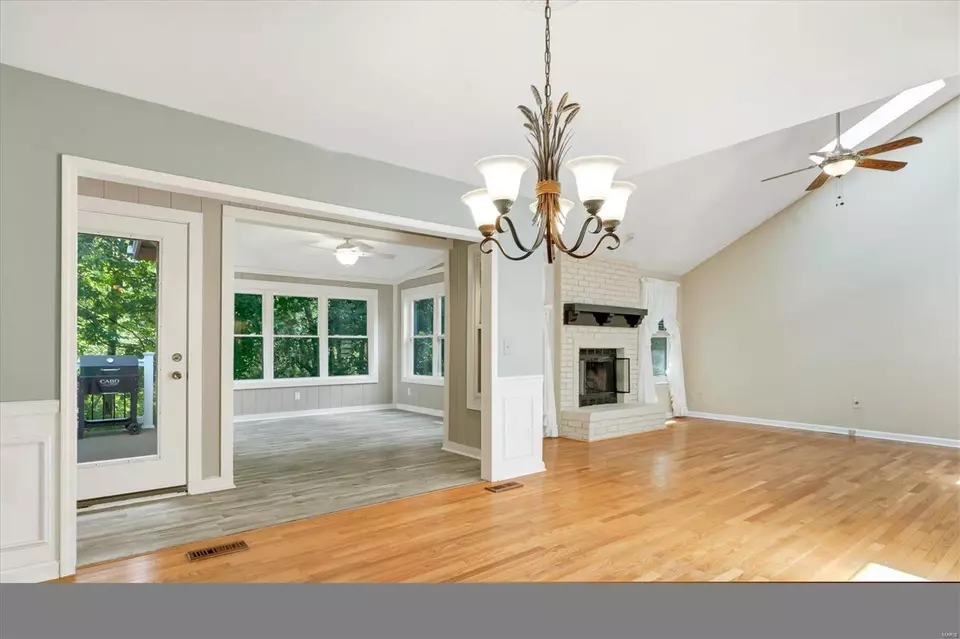 Living - 34 Morning Hill Dr, Ballwin, MO 63021 photo 5 of 7