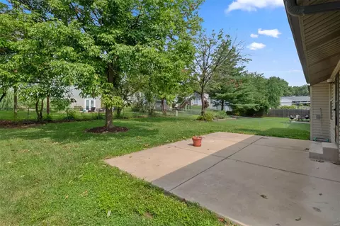 211 Birmingham Dr, O'fallon, MO 63366 photo 3