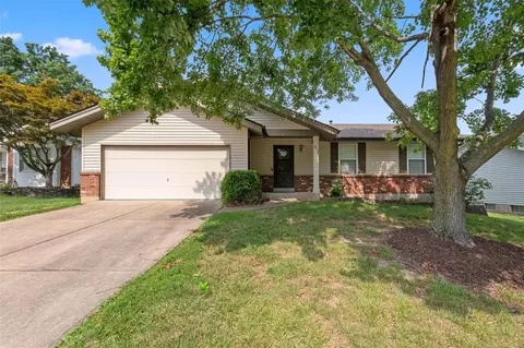 211 Birmingham Dr, O'fallon, MO 63366 photo 2