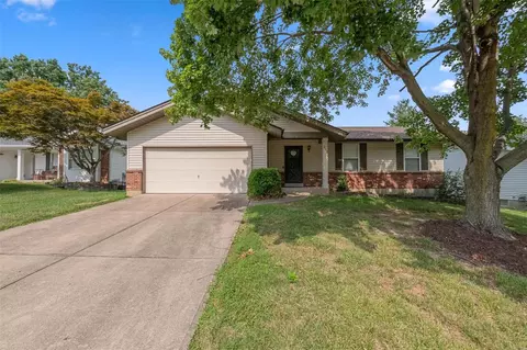 211 Birmingham Dr, O'fallon, MO 63366