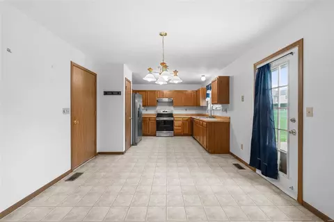 211 Birmingham Dr, O'fallon, MO 63366 photo 13
