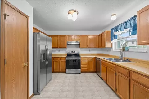 211 Birmingham Dr, O'fallon, MO 63366 photo 18