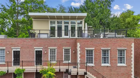 50 Carriage Ln #50 AND 52, Saint Louis, MO 63108