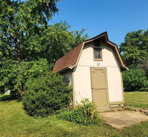 Exterior - 706 N Ellerman Rd, O'fallon, MO 63366 photo 1 of 4