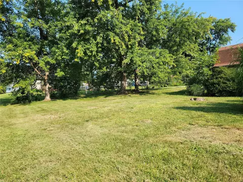 Exterior - 706 N Ellerman Rd, O'fallon, MO 63366 photo 3 of 4
