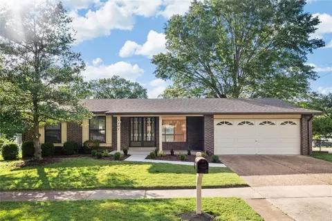 1207 Shannon County Dr, Saint Louis, MO 63125