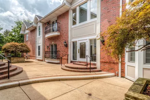11299 Manchester Rd #1, Saint Louis, MO 63122