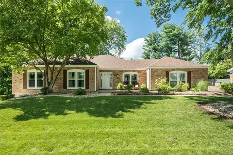 12 Glen Cove Dr, Chesterfield, MO 63017