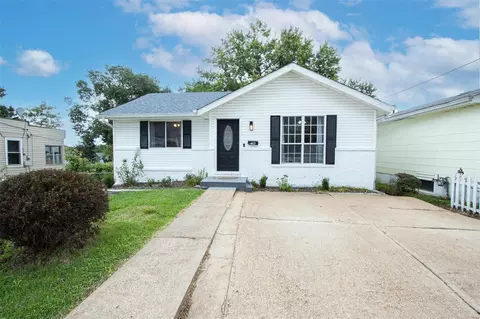 4721 Hannover Ave, Saint Louis, MO 63123