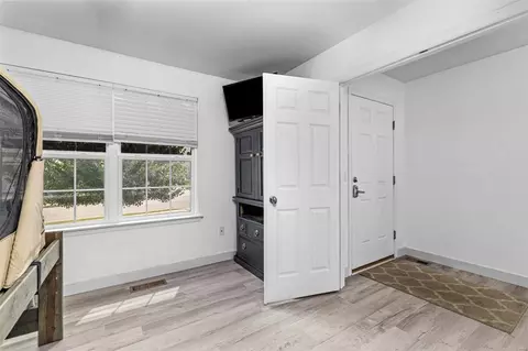 Entry Way - 1111 River Oak Ct, O'fallon, MO 63366 photo 4 of 8