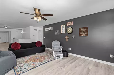 Entry Way - 1111 River Oak Ct, O'fallon, MO 63366 photo 1 of 8