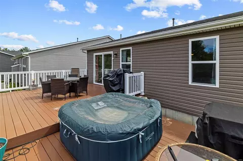 Exterior - 1111 River Oak Ct, O'fallon, MO 63366 photo 6 of 13