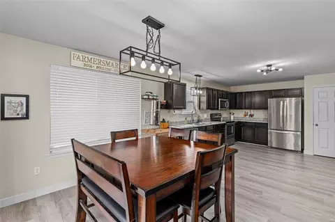 Dining - 1111 River Oak Ct, O'fallon, MO 63366 photo 4 of 4