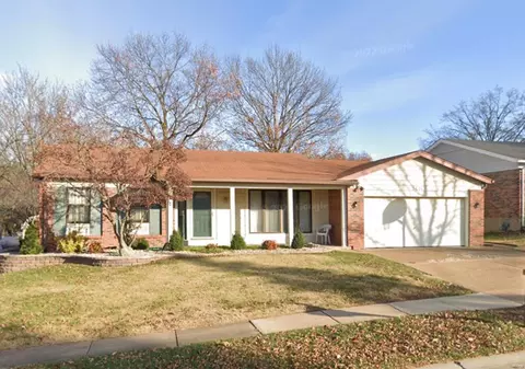 5414 Alnwick Dr, Saint Louis, MO 63129