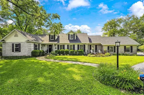 14 Long Meadows Ln, Saint Louis, MO 63131