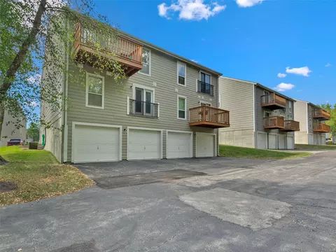 1326 Highland Oaks Dr #B, Ballwin, MO 63021 photo 15