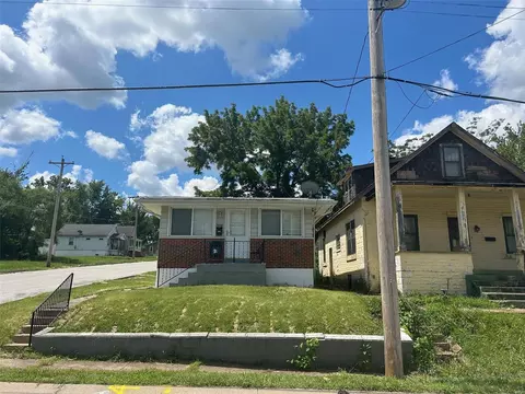 6102 Saint Paul Pl, Saint Louis, MO 63120
