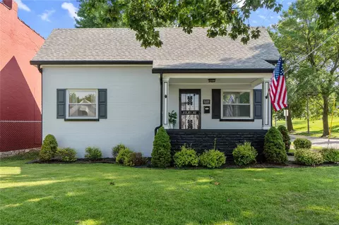 5452 Odell St, Saint Louis, MO 63139