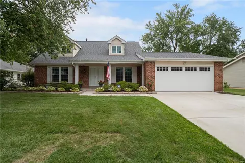1847 Winegard Dr, Ballwin, MO 63021