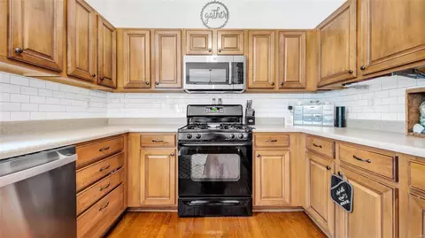 Kitchen - 242 Spring Borough Dr, O'fallon, MO 63368 photo 1 of 4