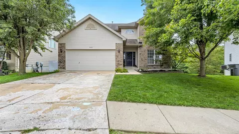 242 Spring Borough Dr, O'fallon, MO 63368