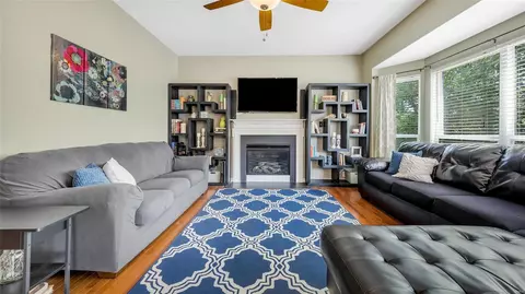 Living - 242 Spring Borough Dr, O'fallon, MO 63368 photo 2 of 4