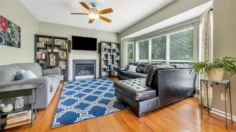 Living - 242 Spring Borough Dr, O'fallon, MO 63368 photo 4 of 4