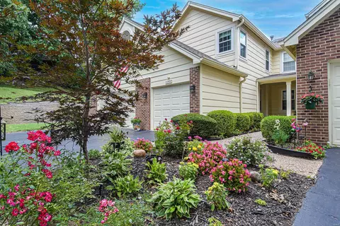 11907 Autumn Trace Ct, Maryland Heights, MO 63043