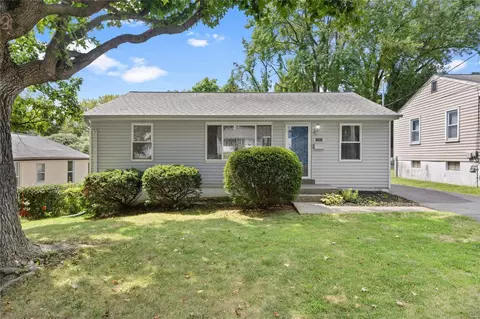 11074 Gertrude Ave, Saint Ann, MO 63074