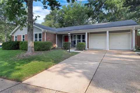 Exterior - 707 Shallowford Dr, Manchester, MO 63021 photo 8 of 9
