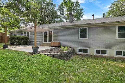 Exterior - 707 Shallowford Dr, Manchester, MO 63021 photo 6 of 9