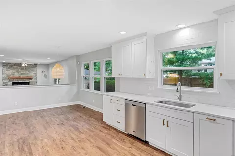 Kitchen - 707 Shallowford Dr, Manchester, MO 63021 photo 7 of 7