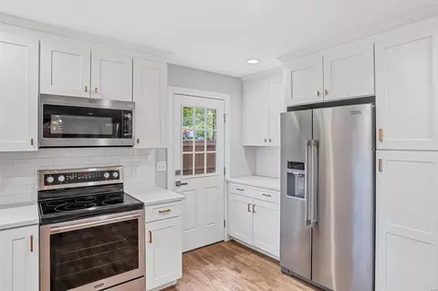 Kitchen - 707 Shallowford Dr, Manchester, MO 63021 photo 6 of 7