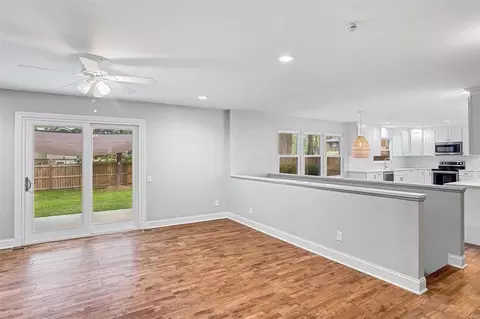Living - 707 Shallowford Dr, Manchester, MO 63021 photo 3 of 5