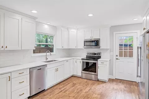 Kitchen - 707 Shallowford Dr, Manchester, MO 63021 photo 5 of 7