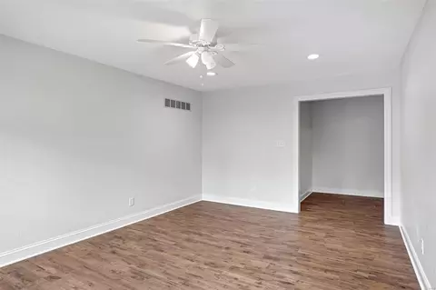 Living - 707 Shallowford Dr, Manchester, MO 63021 photo 2 of 5
