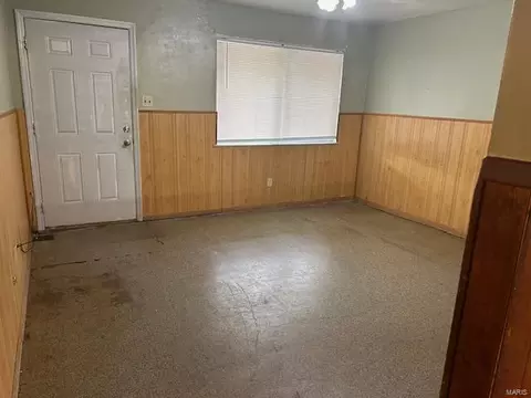 Living - 804 Taylor Pl, O'fallon, MO 63366 photo 1 of 2